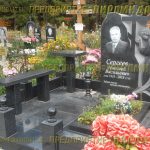 Скульптурные памятники из гранита