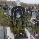 Скульптурные памятники из гранита