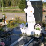 Скульптурные памятники из гранита