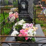 Скульптурные памятники из гранита
