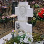 Скульптурные памятники из гранита