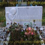 Скульптурные памятники из гранита