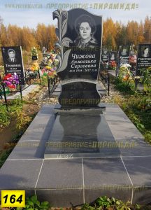 Фигурные памятники из гранита