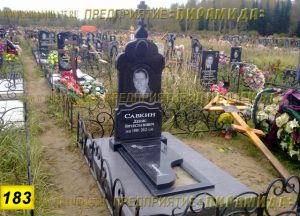 Фигурные памятники из гранита