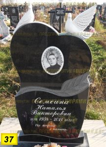 Скульптурные памятники из гранита