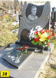 Фигурные памятники из гранита