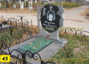 Фигурные памятники из гранита