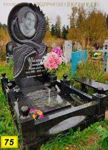 Фигурные памятники из гранита