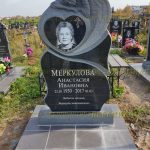 Скульптурные памятники из гранита