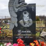Скульптурные памятники из гранита