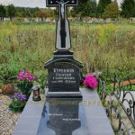 Памятник из гранита.Крест