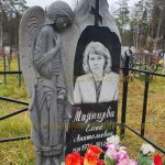 Скульптурные памятники из гранита